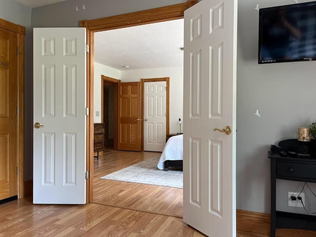 Deluxe Queen Suite