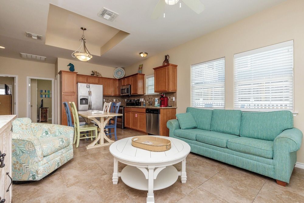 Fun 2 Bedroom Pets Pool Sleeps 6