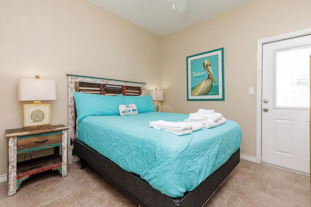 Fun 2 Bedroom Pets Pool Sleeps 6