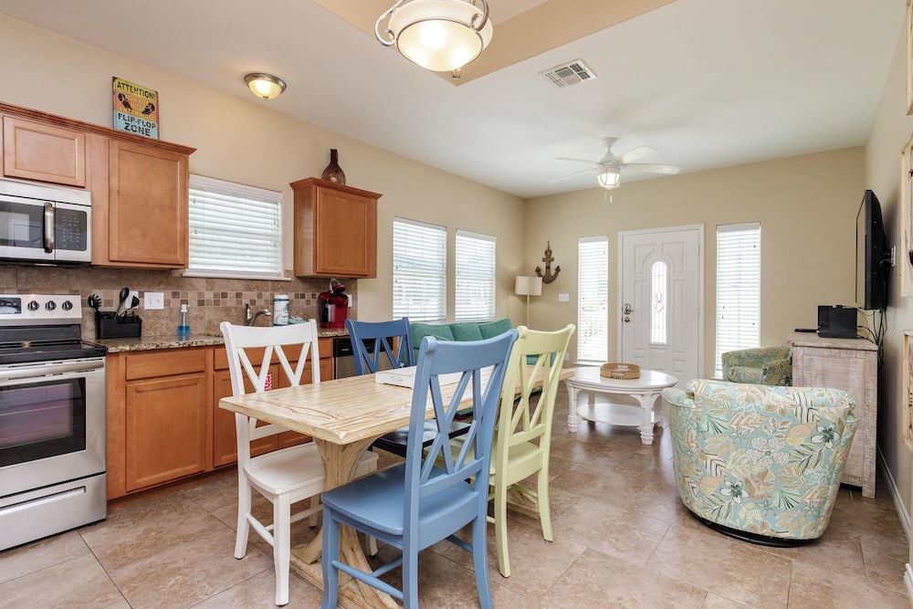 Fun 2 Bedroom Pets Pool Sleeps 6