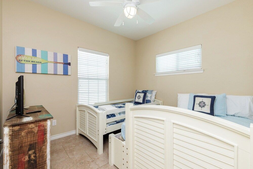 Fun 2 Bedroom Pets Pool Sleeps 6