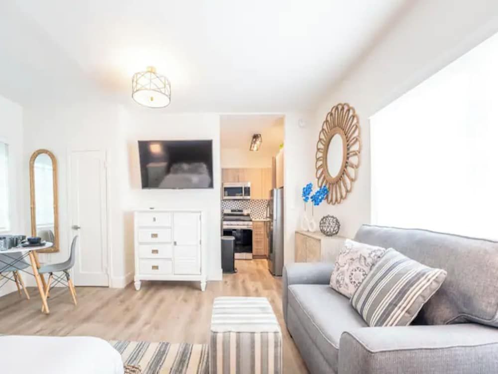 PRAIA Hotel Boutique Miami Beach Luxury Studio Suite 2