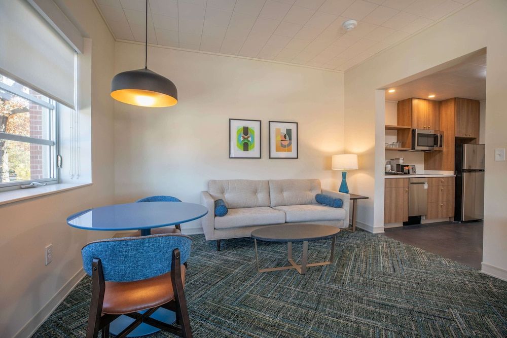 The Holbrook Hotel Double Queen Deluxe 4