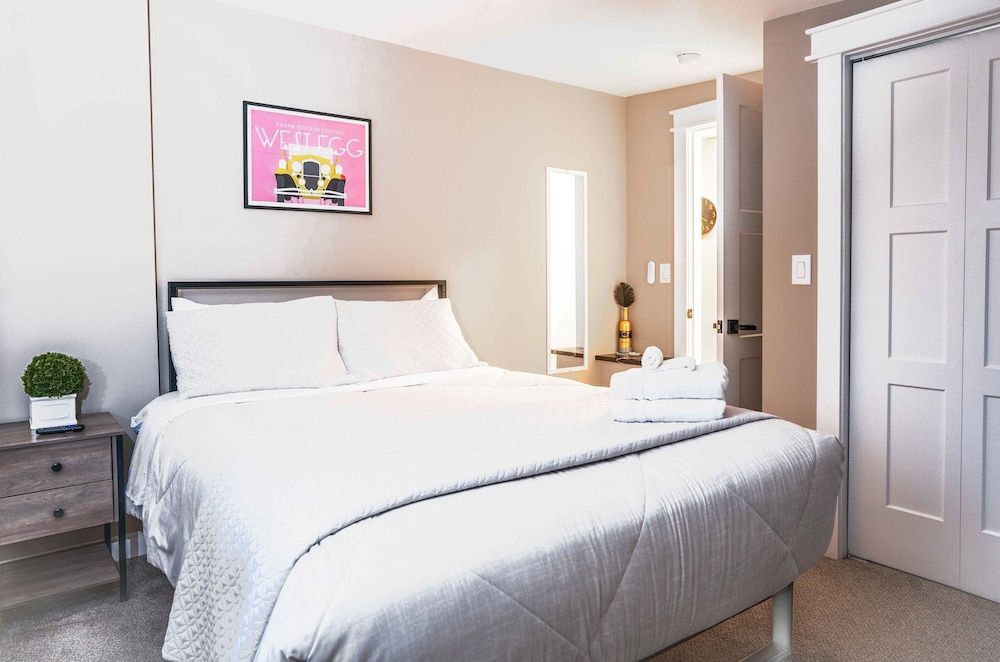 House, Multiple Beds, Patio, Garden View (Boujee on Barry)
