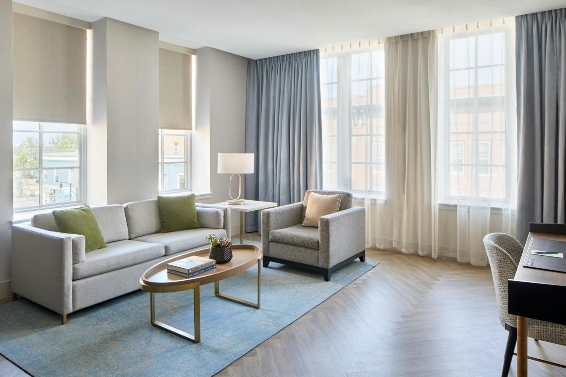 One-Bedroom Bonanza Suite with Two Queen Beds, Sofa Bed and City View