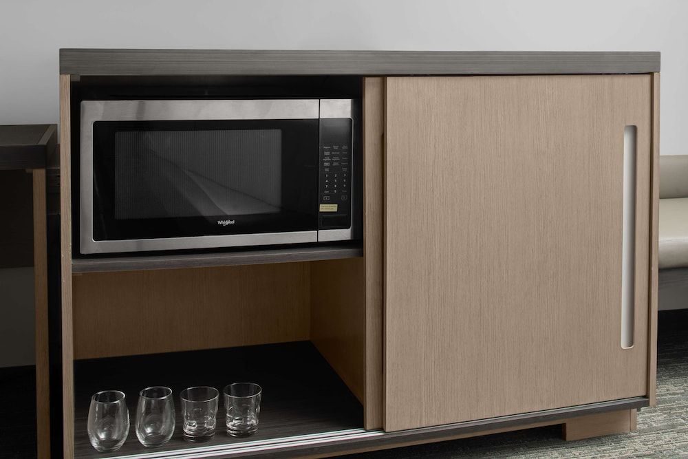 Hyatt House Lansing University Area Room, 2 Queen Beds (Den) 4