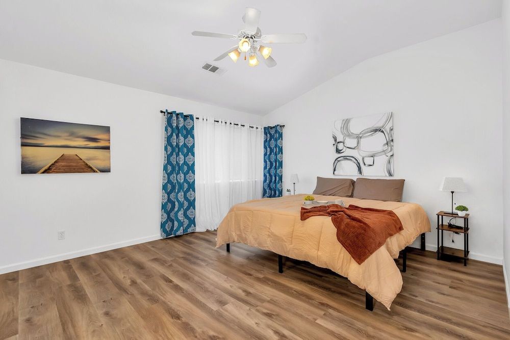 House, Multiple Beds, Fireplace, Garden View (University Pastoral)