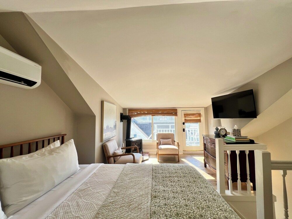 Grand Suite, 2 Bedrooms, Balcony, Corner