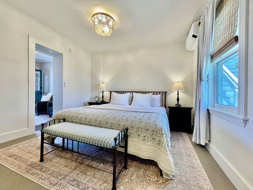 Admirals Quarters Inn