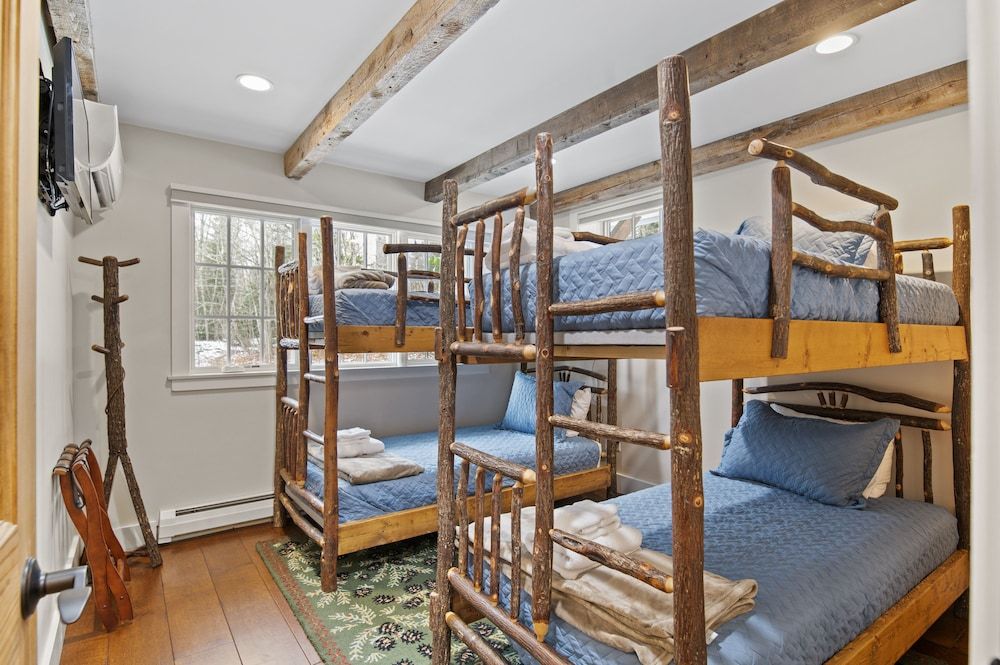 Brook Bound Inn Luxury Chalet 6