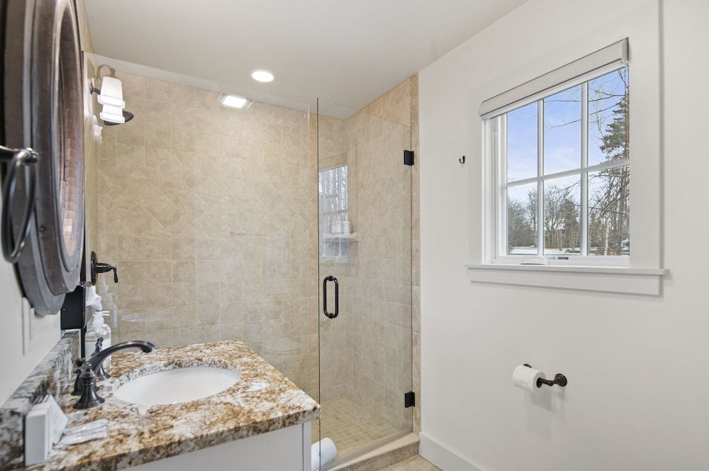 Brook Bound Inn Luxury Chalet 9