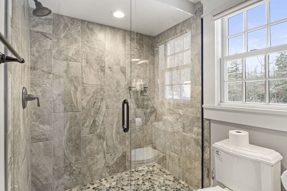 Brook Bound Inn Superior Suite 10