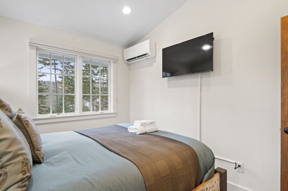 Brook Bound Inn Luxury Chalet 3