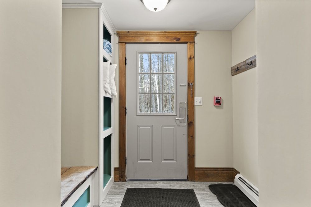 Brook Bound Inn Superior Suite 6