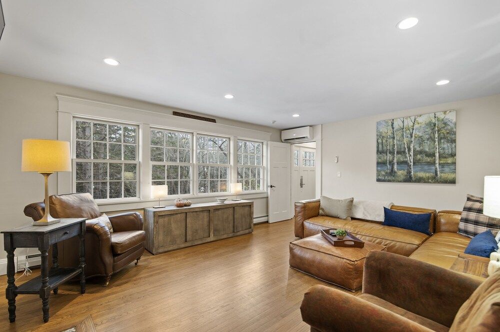 Brook Bound Inn Premium Suite 10