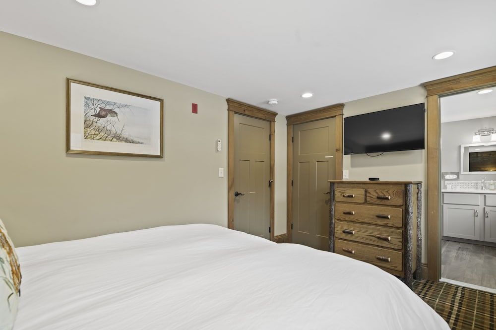 Brook Bound Inn Premium Suite