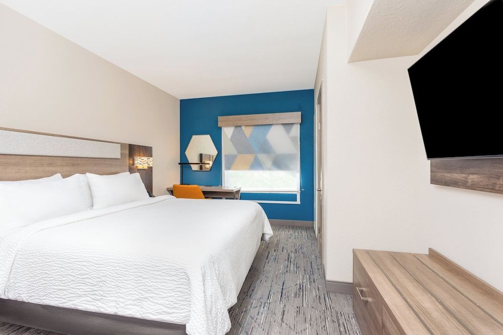 Holiday Inn Express & Suites Ormond Beach - North Daytona by IHG Suite, 1 Bedroom 2