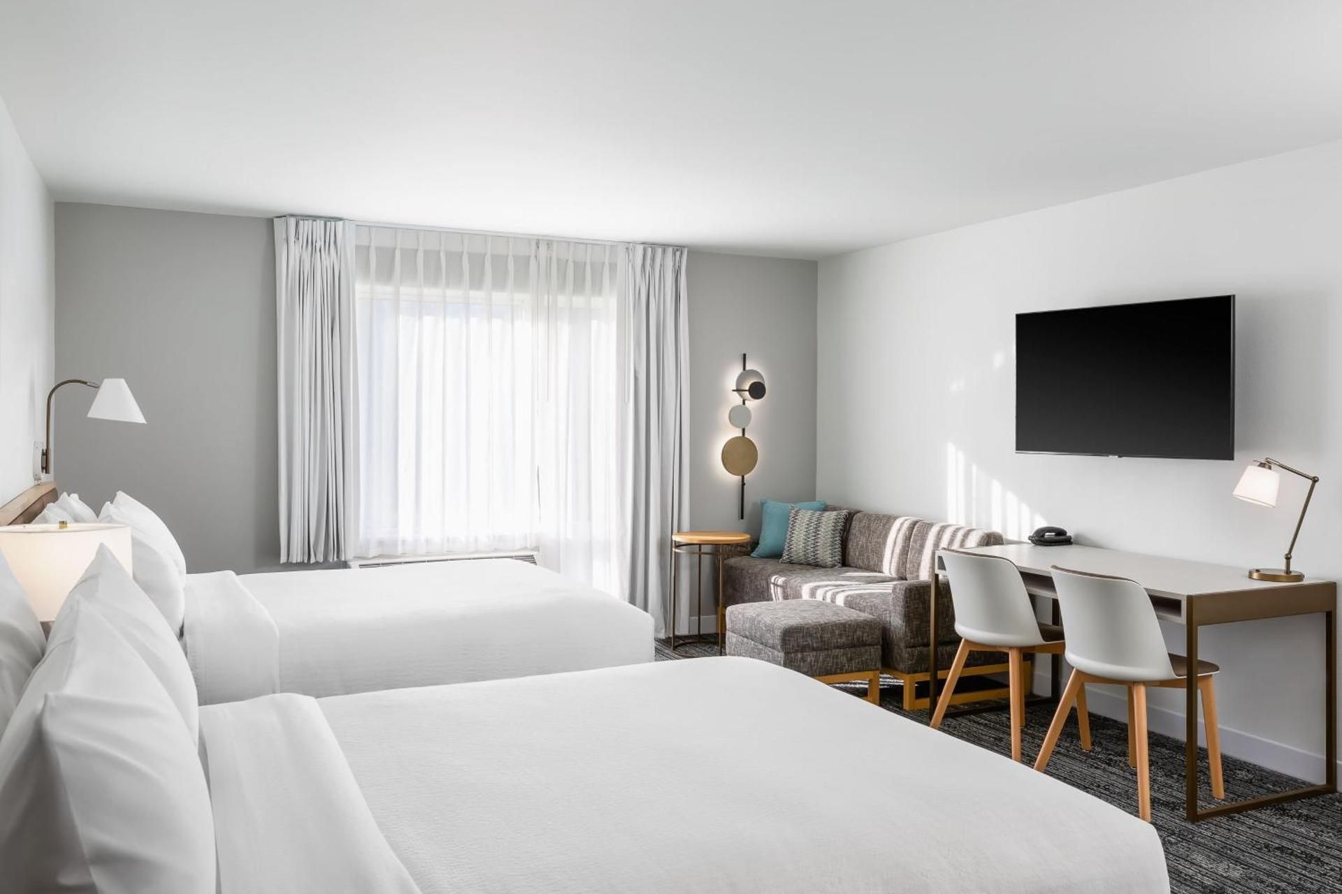 Studio Queen Room with Sofa Bed - Hearing Accessible