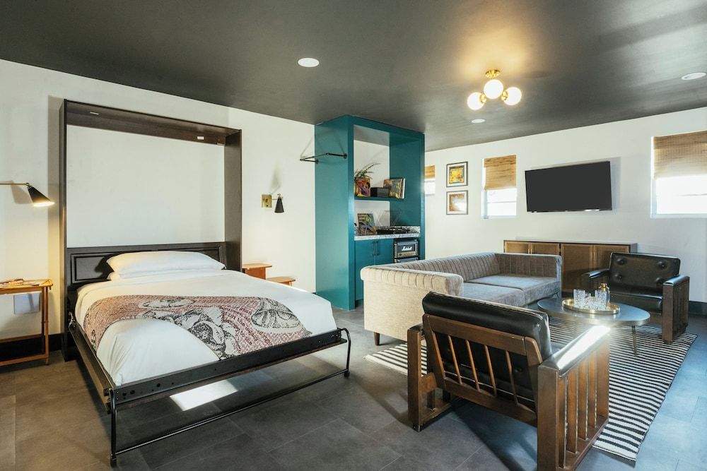 The Nite Cap Room