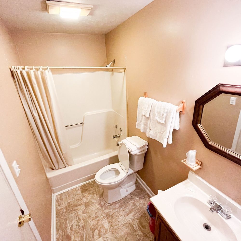 The Valley Inn Basic Room 3