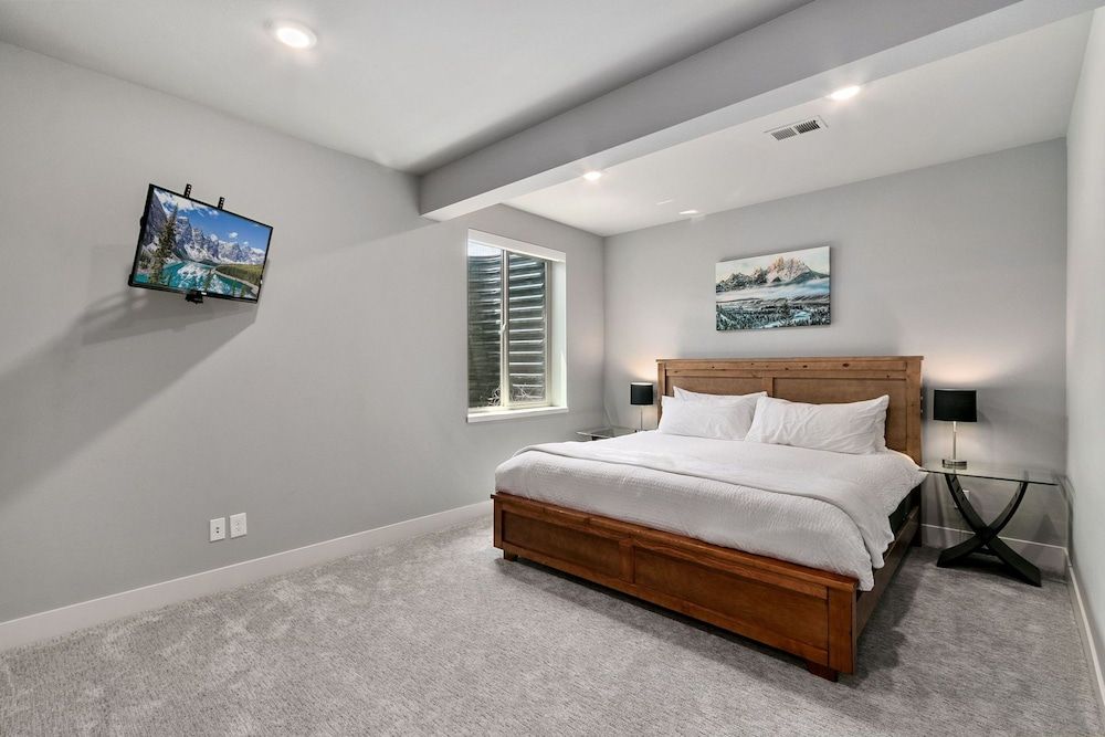 Luxury Home With Spectacular Rocky Mountain Views House, Multiple Beds, Patio, Mountain View (39749 Hilltop Circle) 3