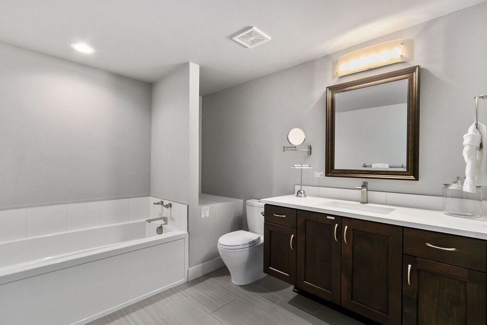 Luxury Home With Spectacular Rocky Mountain Views House, Multiple Beds, Patio, Mountain View (39749 Hilltop Circle) 12