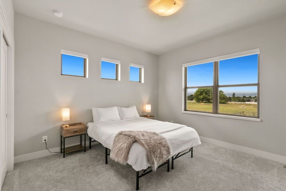 Luxury Home With Spectacular Rocky Mountain Views House, Multiple Beds, Patio, Mountain View (39749 Hilltop Circle) 6