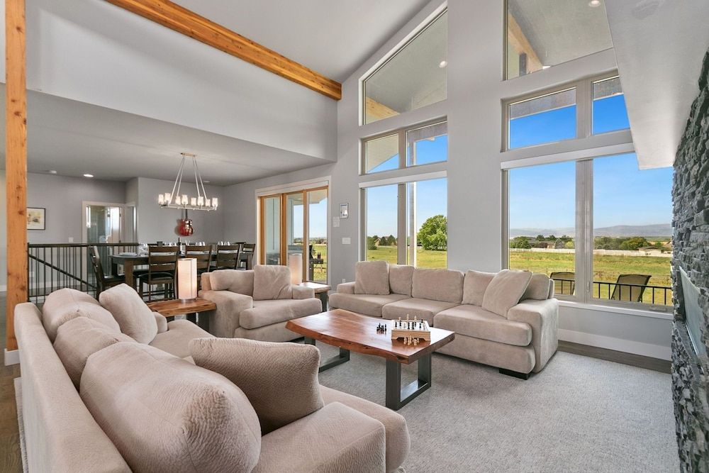 Luxury Home With Spectacular Rocky Mountain Views House, Multiple Beds, Patio, Mountain View (39749 Hilltop Circle) 16