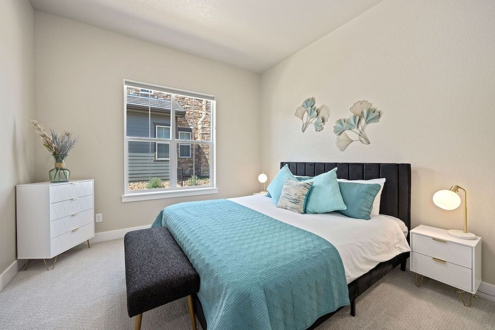 House, Multiple Beds, Patio, Garden View (2726 Prairie Flax Street)