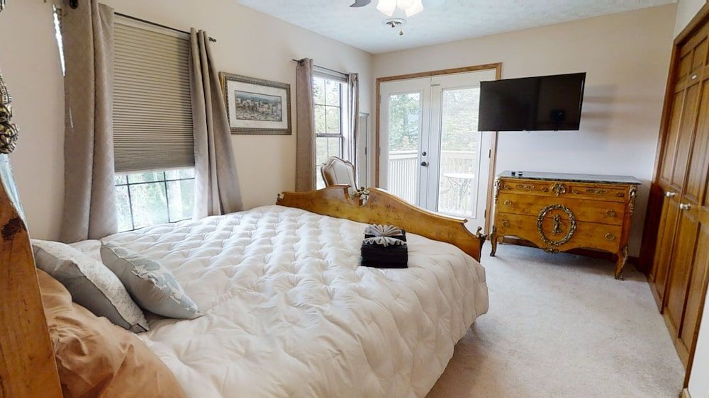 Cabin, Multiple Beds, Hot Tub, Mountain View