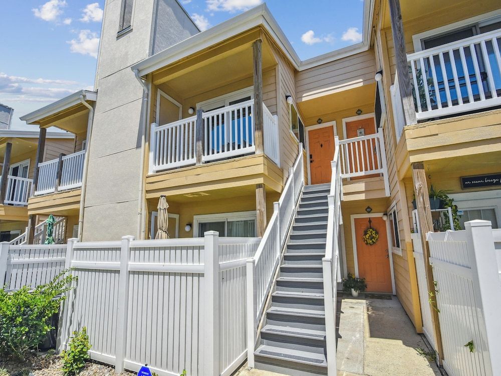 Condo (1 Bedroom)