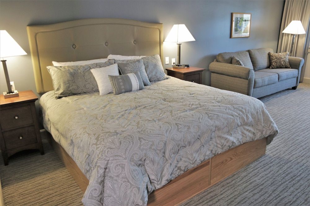 Silver Bay YMCA Inn and Conference Center Standard Room, 1 Queen Bed with Sofa bed, Lake View 3