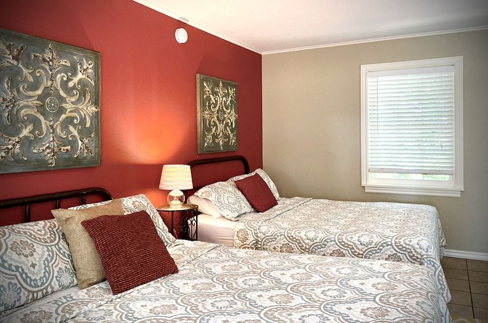 Mount Sequoyah Center Sassafras