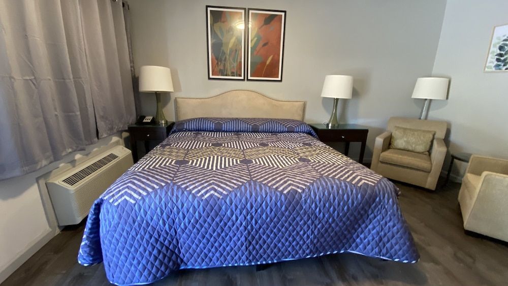 Golden Kent Motel Superior Room