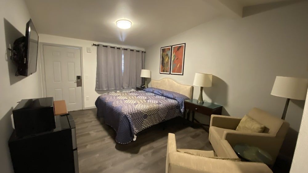 Golden Kent Motel Superior Room 2