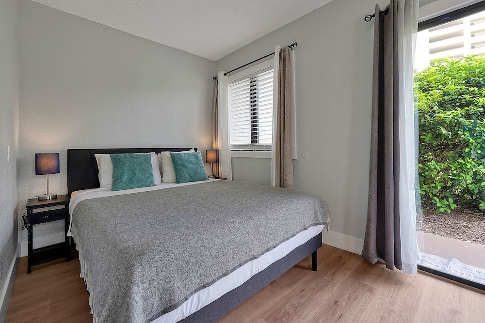 Signature Studio, 1 Queen Bed with Sofa bed, Courtyard View, Ground Floor