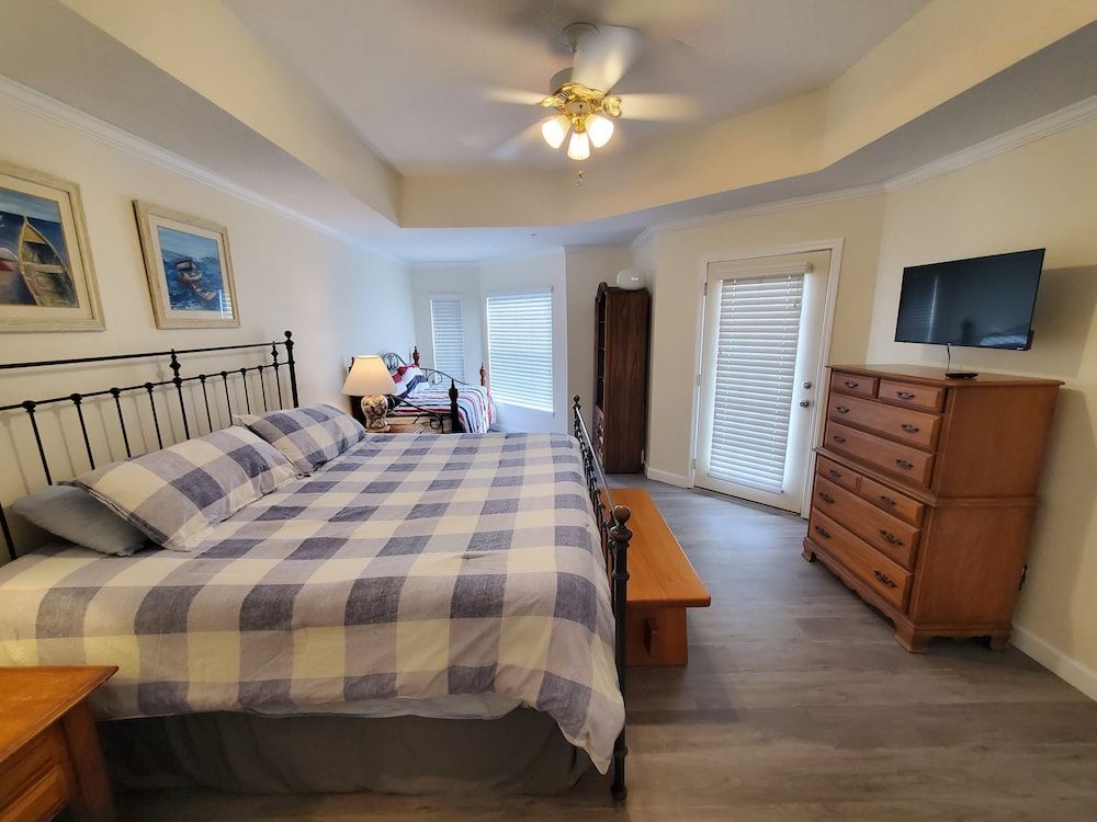 Condo, Multiple Beds, Pool Access, Pool View