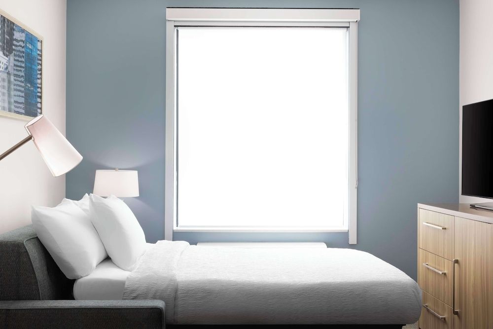 Home2 Suites by Hilton Phoenix Downtown Studio, 1 King Bed 3