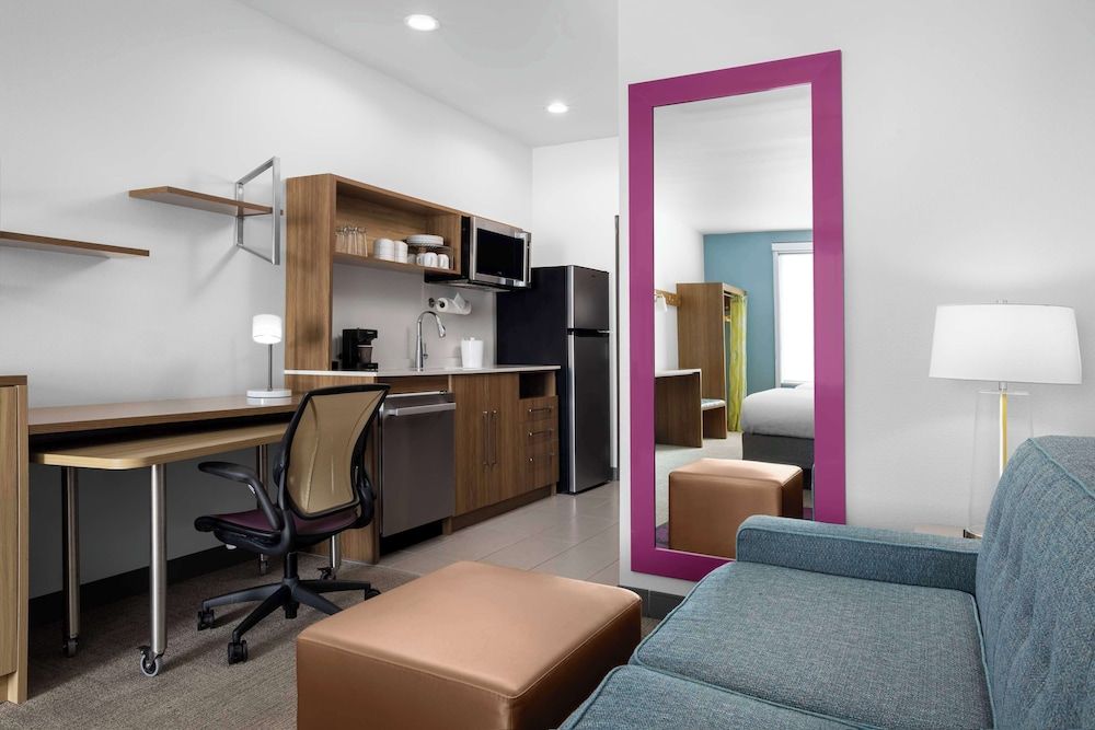 Home2 Suites by Hilton Phoenix Downtown Studio, 1 King Bed 8