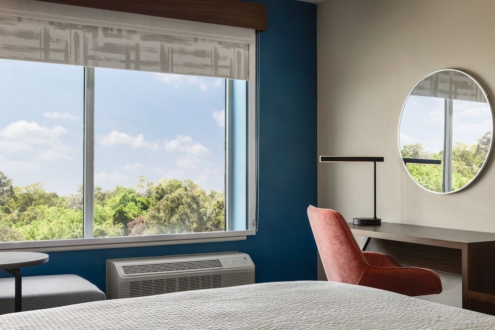 Holiday Inn Express Cape Canaveral by IHG Standard Room, 1 King Bed, Accessible Bathtub (Accessible Tub) 8