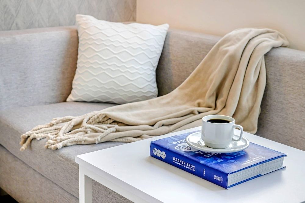 Cambria Hotel Burbank Airport Room, 2 Queen Beds, Non Smoking (Upgrade) 9