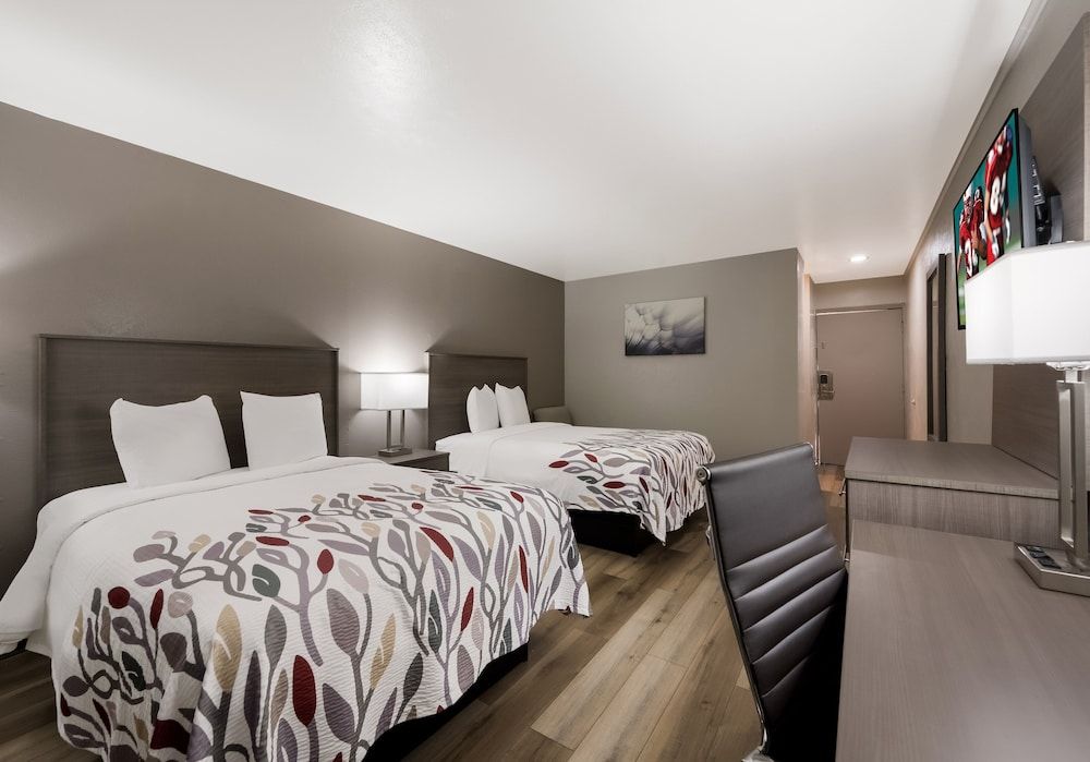 Red Roof Inn Madisonville Deluxe Room, 2 Double Beds, Non Smoking 2