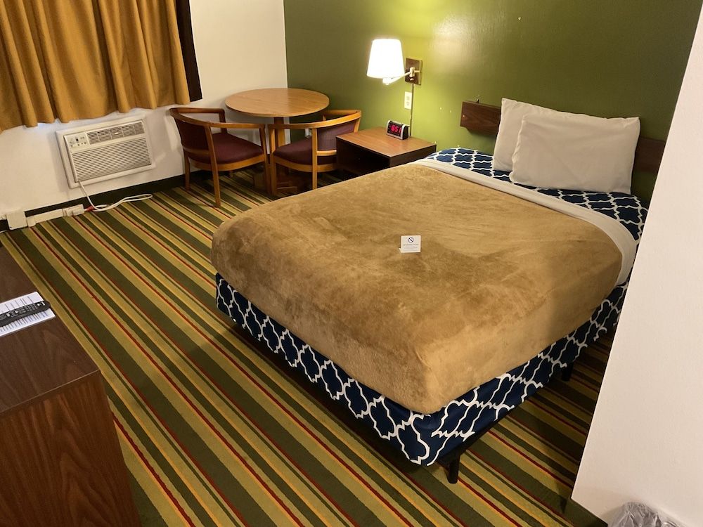 Standard Room, 1 King Bed