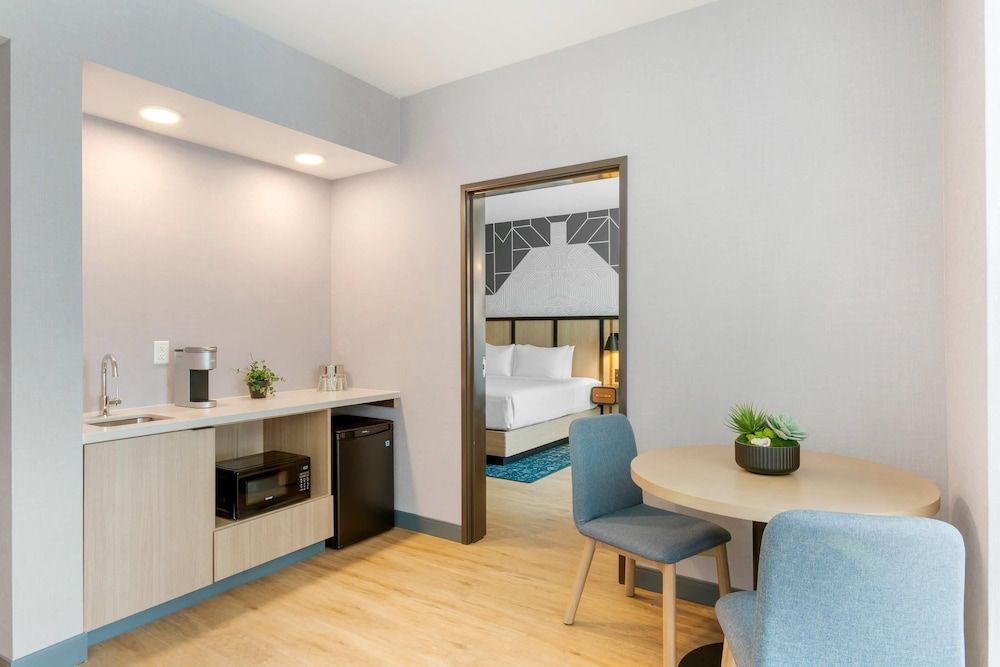 Cambria Hotel Spokane Airport Suite, 1 King Bed, Non Smoking 5