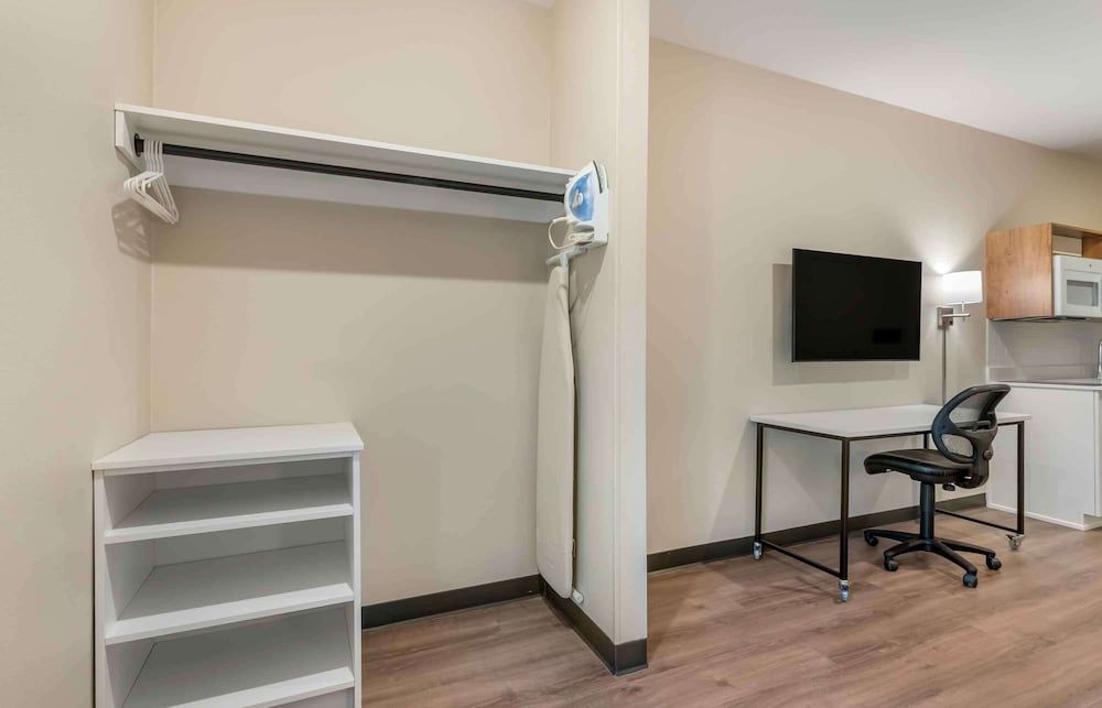 Extended Stay America Premier Suites - Reno - Sparks Standard Studio, 1 King Bed, Non Smoking, Refrigerator & Microwave 4