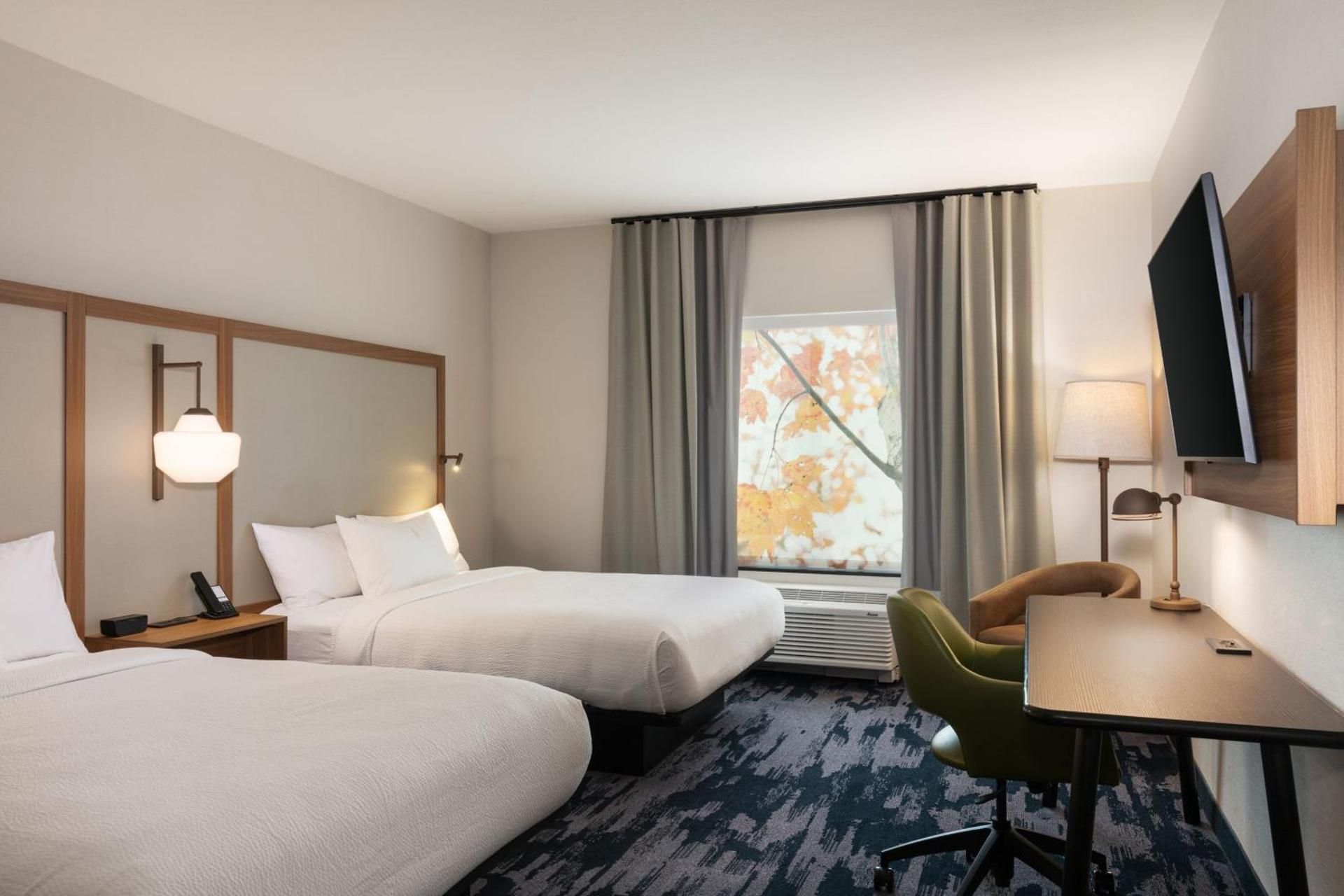 Standard Queen Room with Two Queen Beds and Adapted Tub - Mobility Accessible
