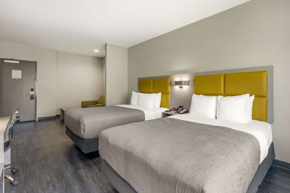 Suite, 2 Queen Beds, Non Smoking