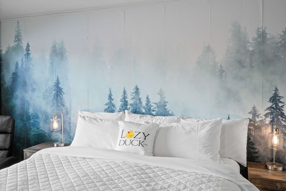 The Lazy Duck Inn Room # 28 2