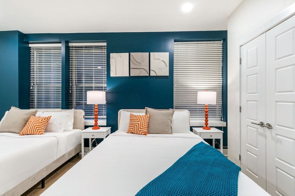 Superior Condo, 4 Bedrooms, 2 Bathrooms