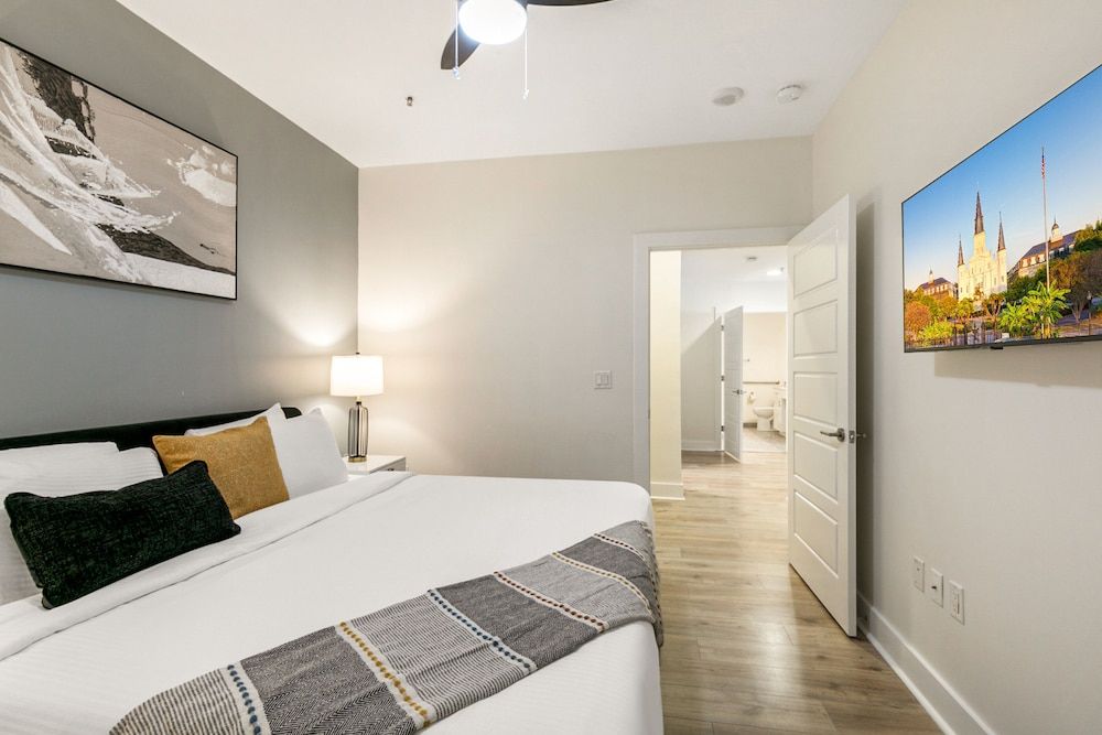 Superior Condo, 4 Bedrooms, 2 Bathrooms